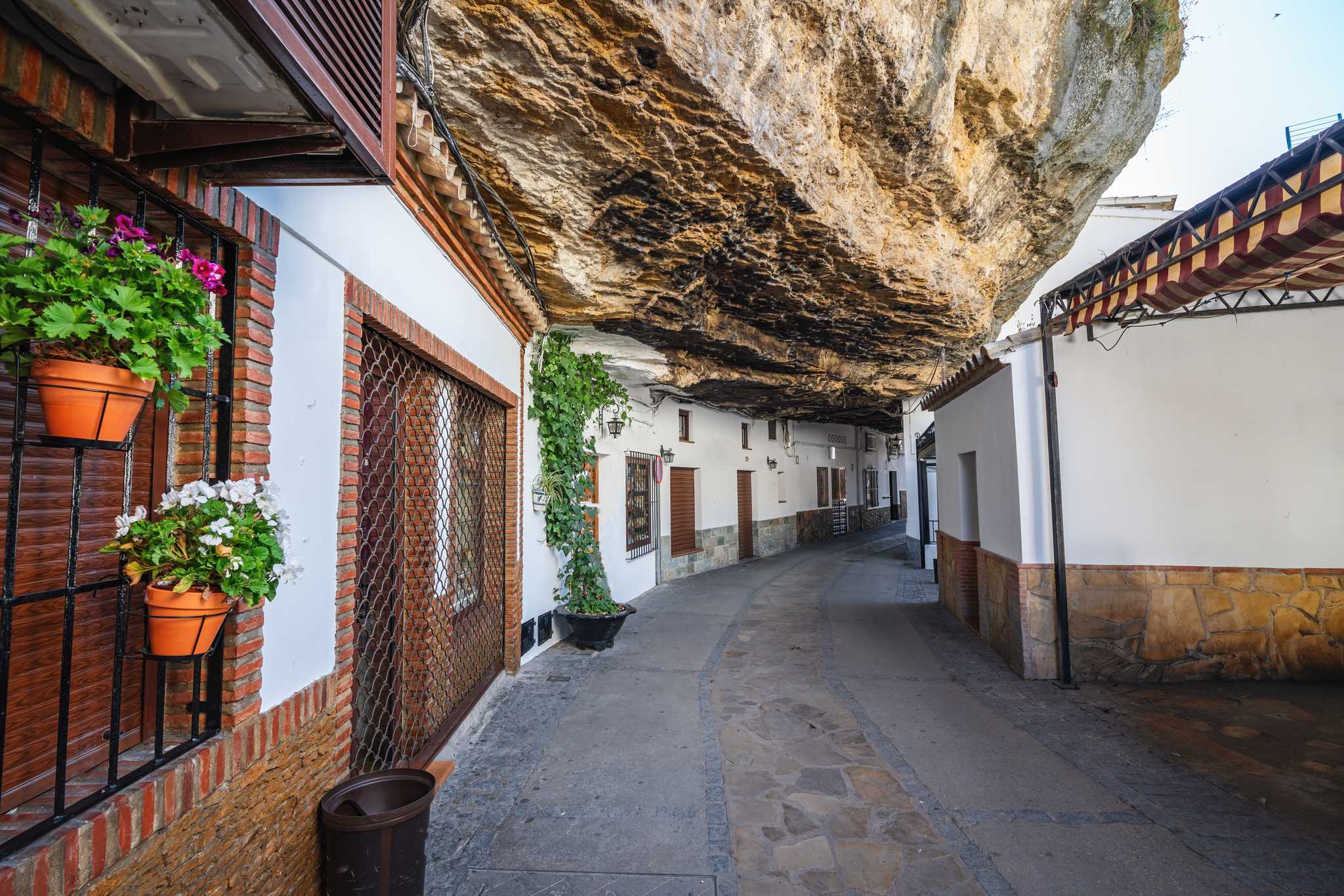 Parada no itinerário em Setenil de las Bodegas em viagem particular de um dia a partir de Seville