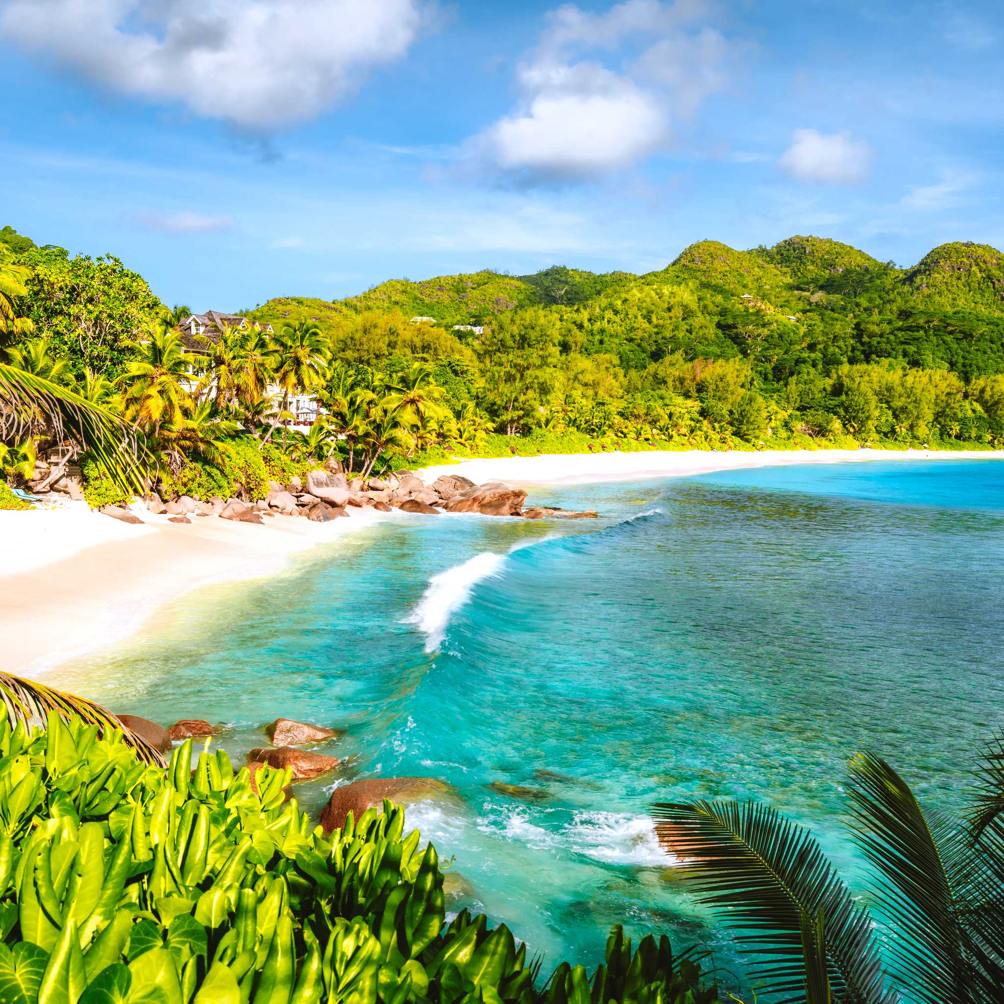 Private car transfers in Seychelles from Seychelles Airport