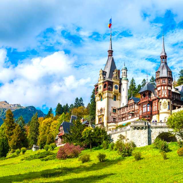 Brasov to Sinaia and Busteni: Private day trip