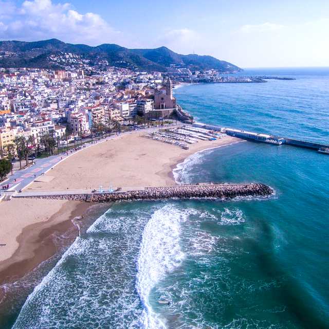 Barcelona to Tarragona and Sitges: Private day trip