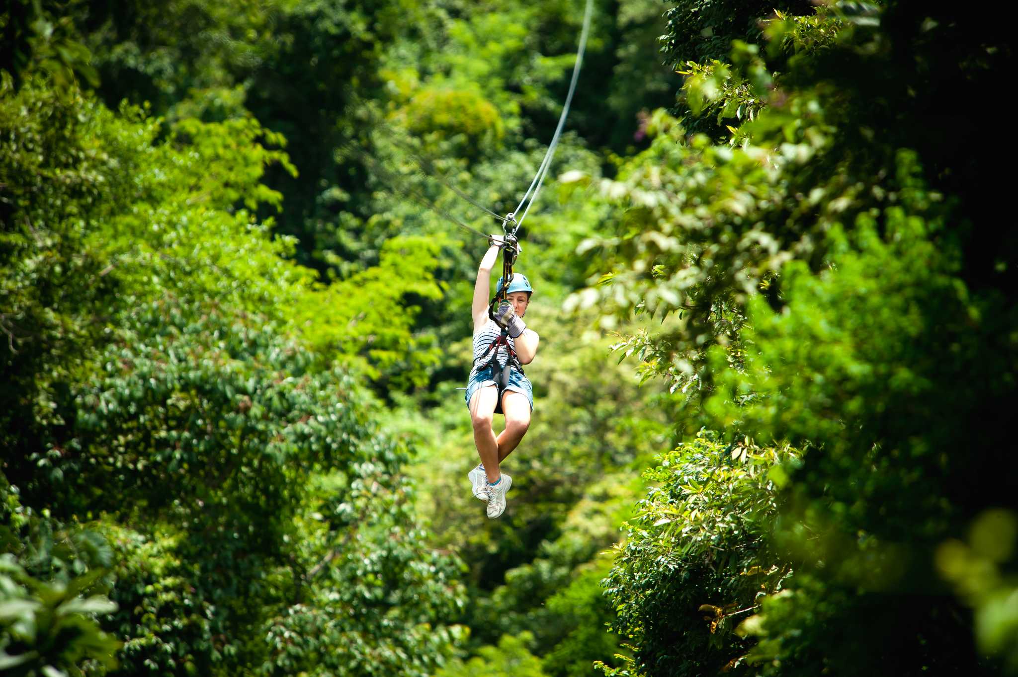 La Fortuna to Sky Adventures and Ecotermales Fortuna: Private day trip