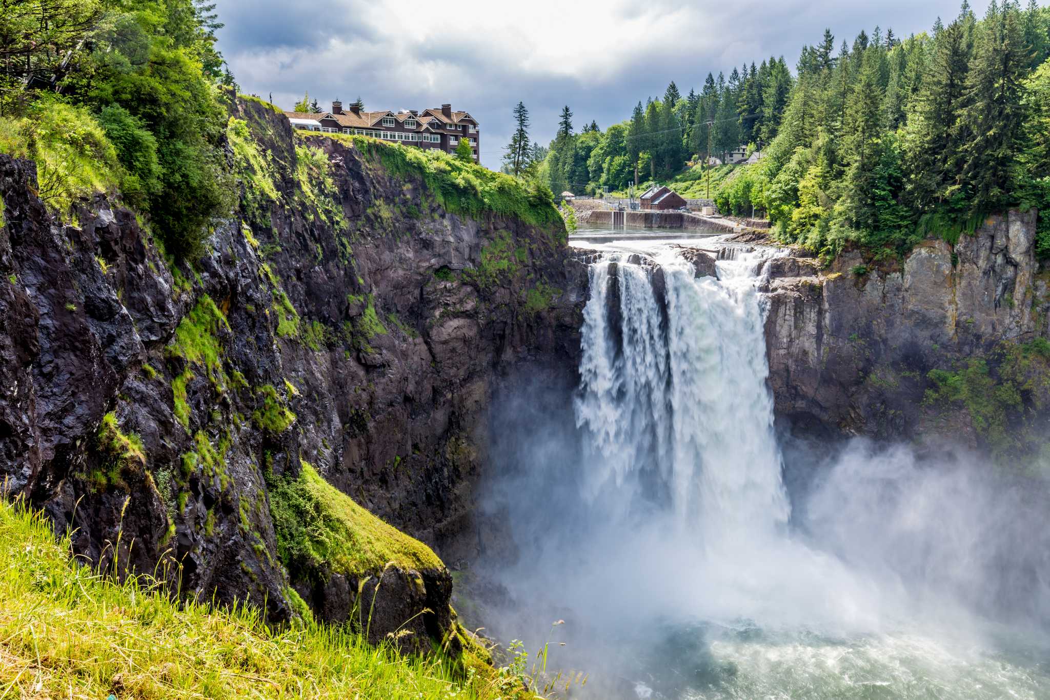 Visit Snoqualmie Falls on the way from kent-wa-us to kennewick-wa-us with Daytrip
