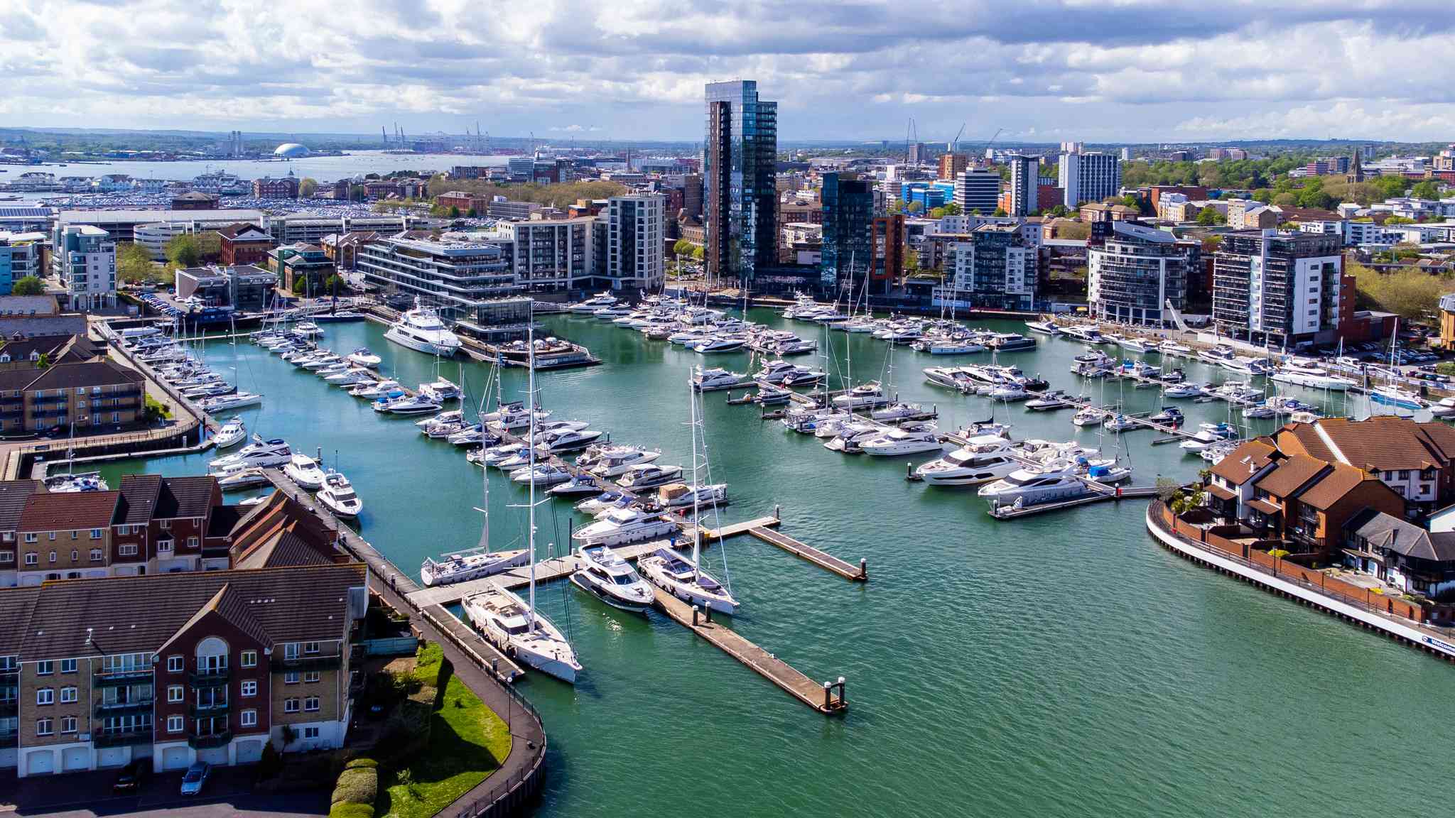 Scenic view of Southampton - private day trip from Cardiff - photo 1
