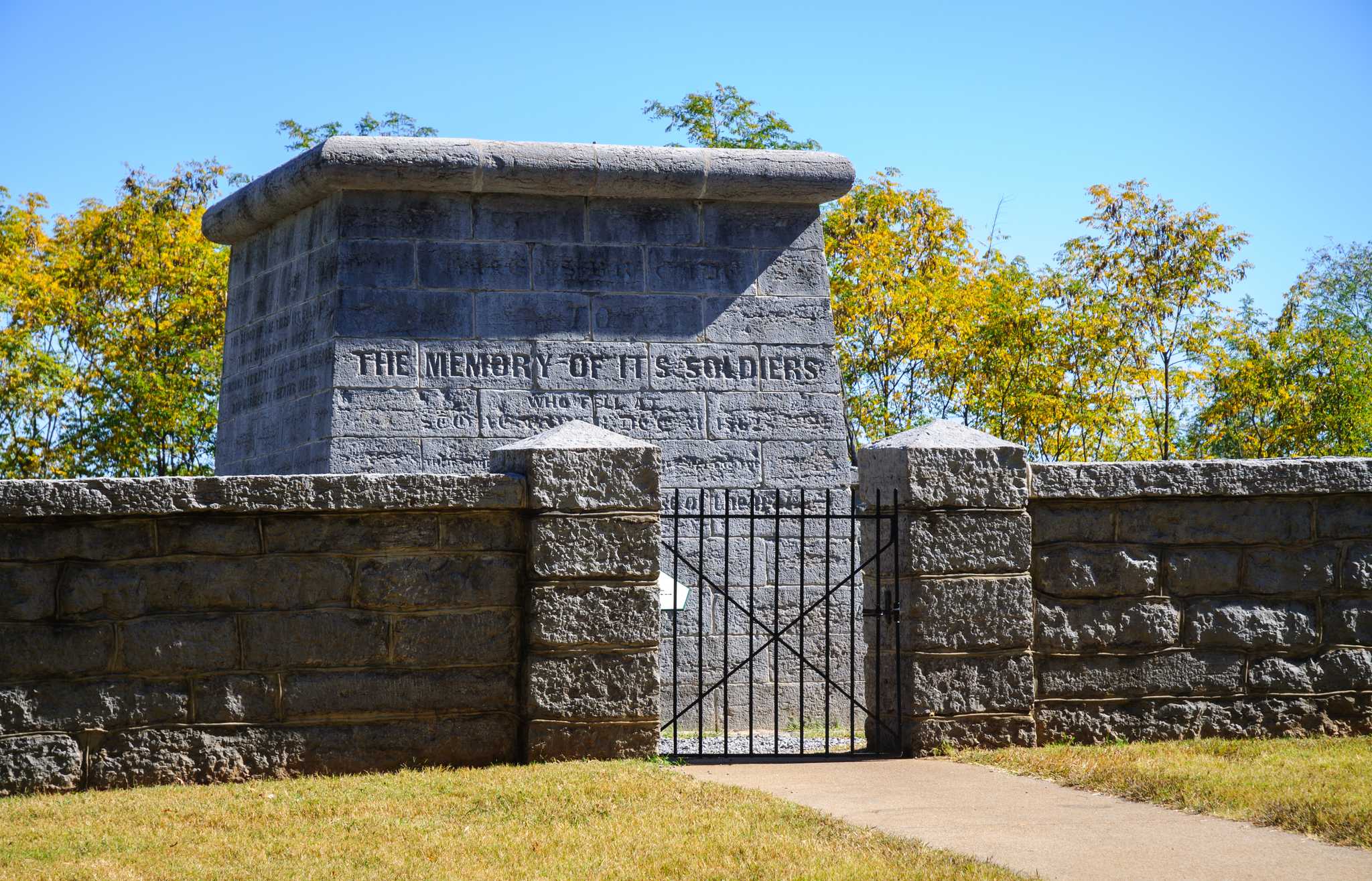 Visit Stones River National Battlefield on the way from dallas-tx-us to nashville-tn-us with Daytrip