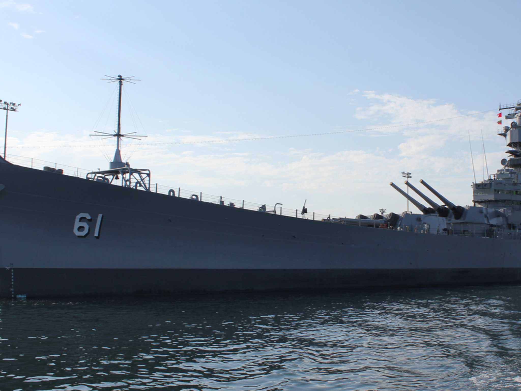 在 从 mountain-view-ca-us 到 mendocino-ca-us 的途中，参观 Suisun Bay Ghost Fleet ，通过 Daytrip