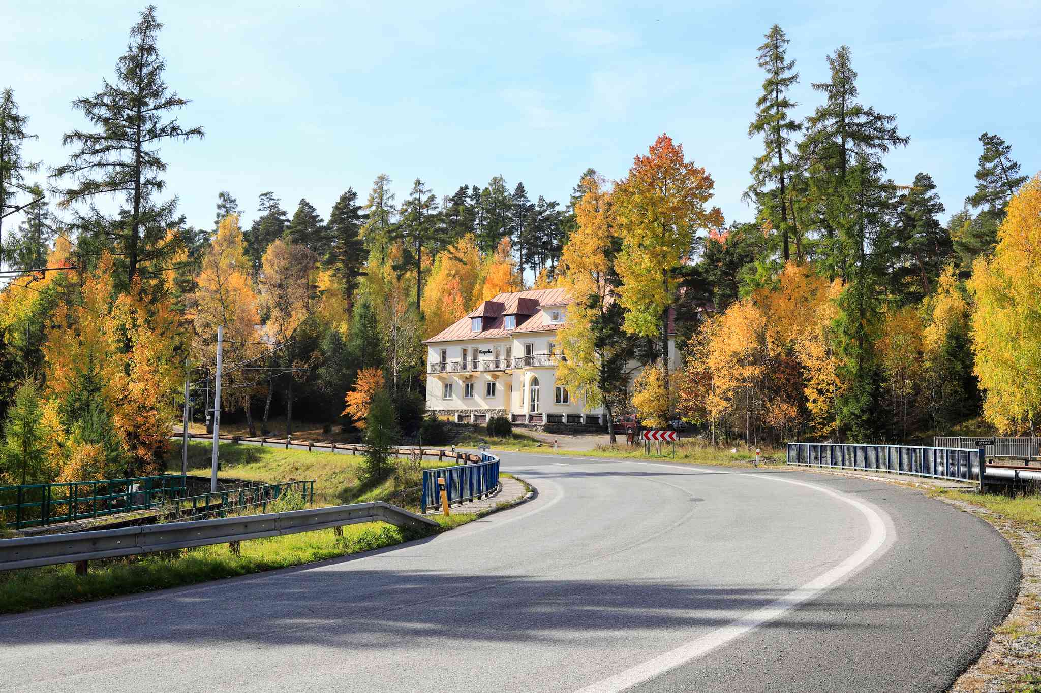 Scenic view of Tatranska Lomnica - private day trip from Zakopane - photo 3