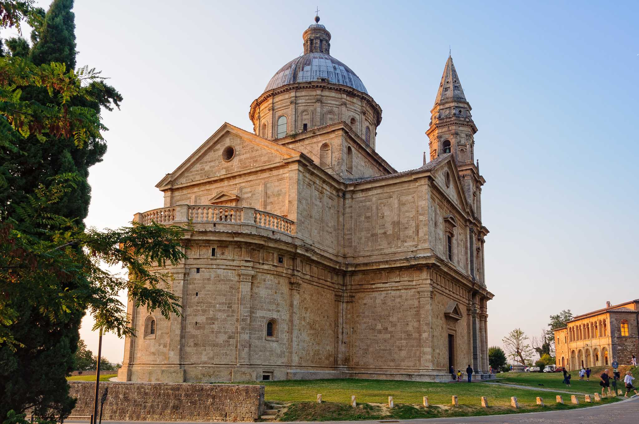 Rome ์์ ์ถ๋ฐํ๋ ๊ฐ์ธ์ ์ธ ํ๋ฃจ ์ฌํ ์ค Tempio di San Biagio ์ผ์ ์ ์ง
