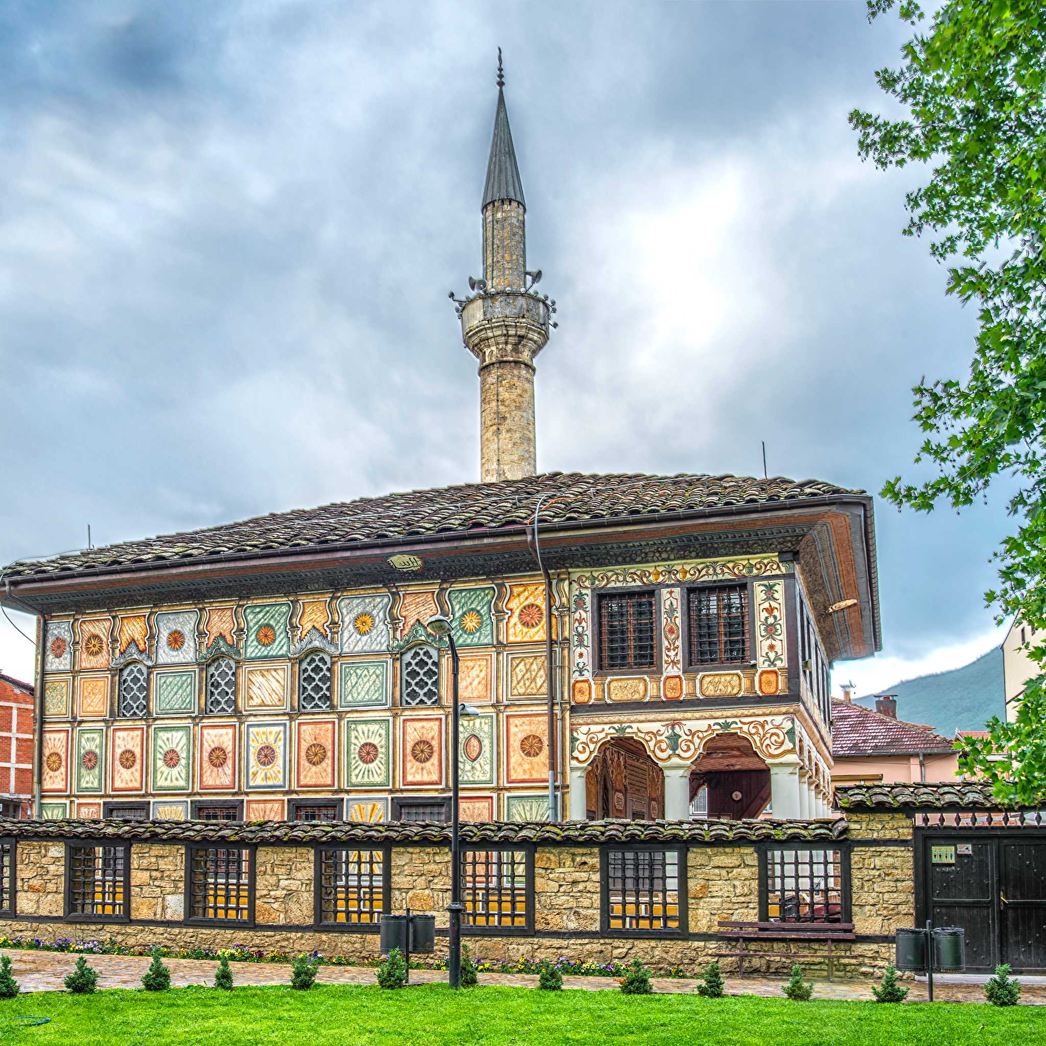 Private car transfers in North Macedonia from Tetovo