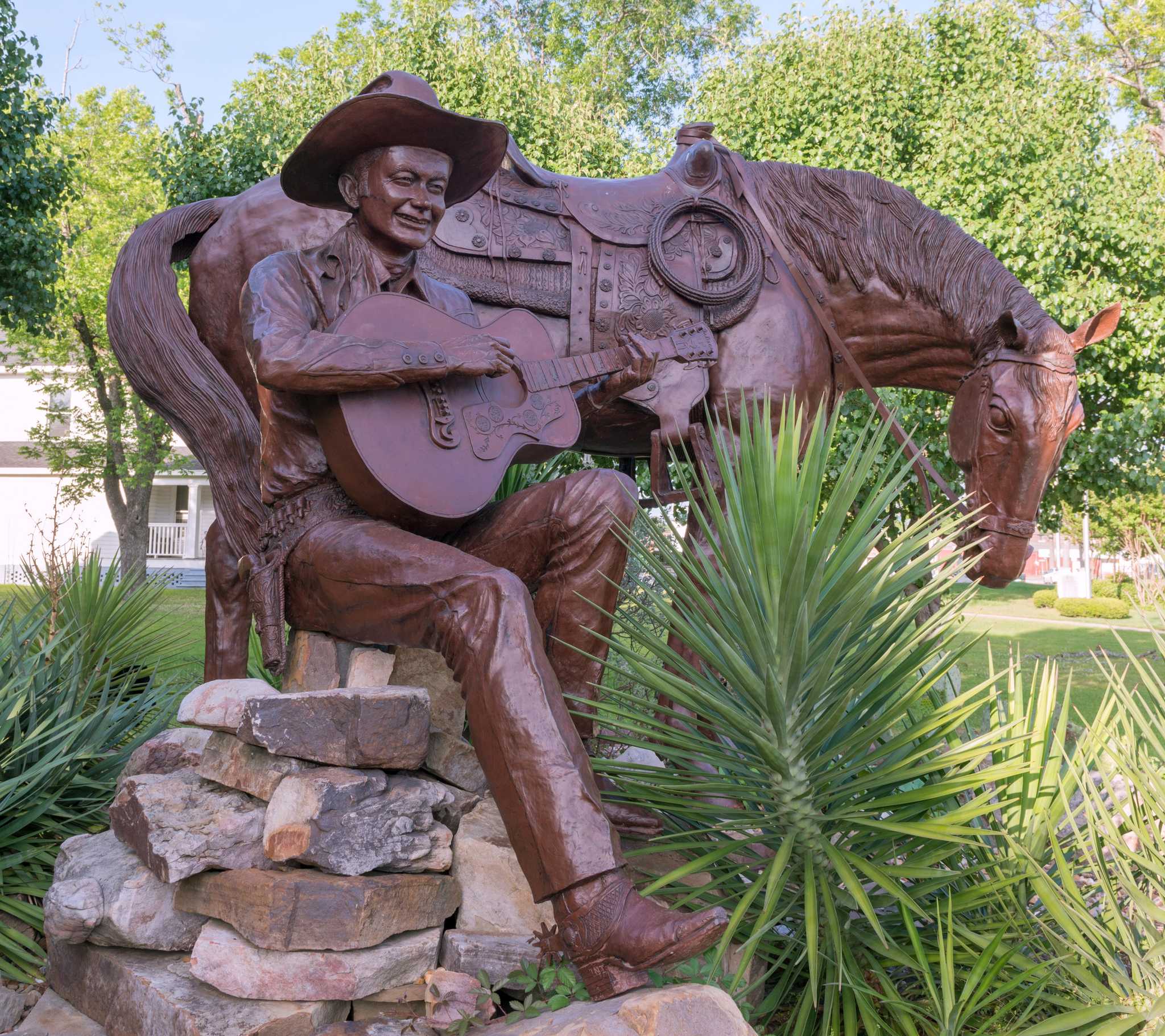 Visit Tex Ritter Museum on the way from shreveport-la-us to austin-tx-us with Daytrip