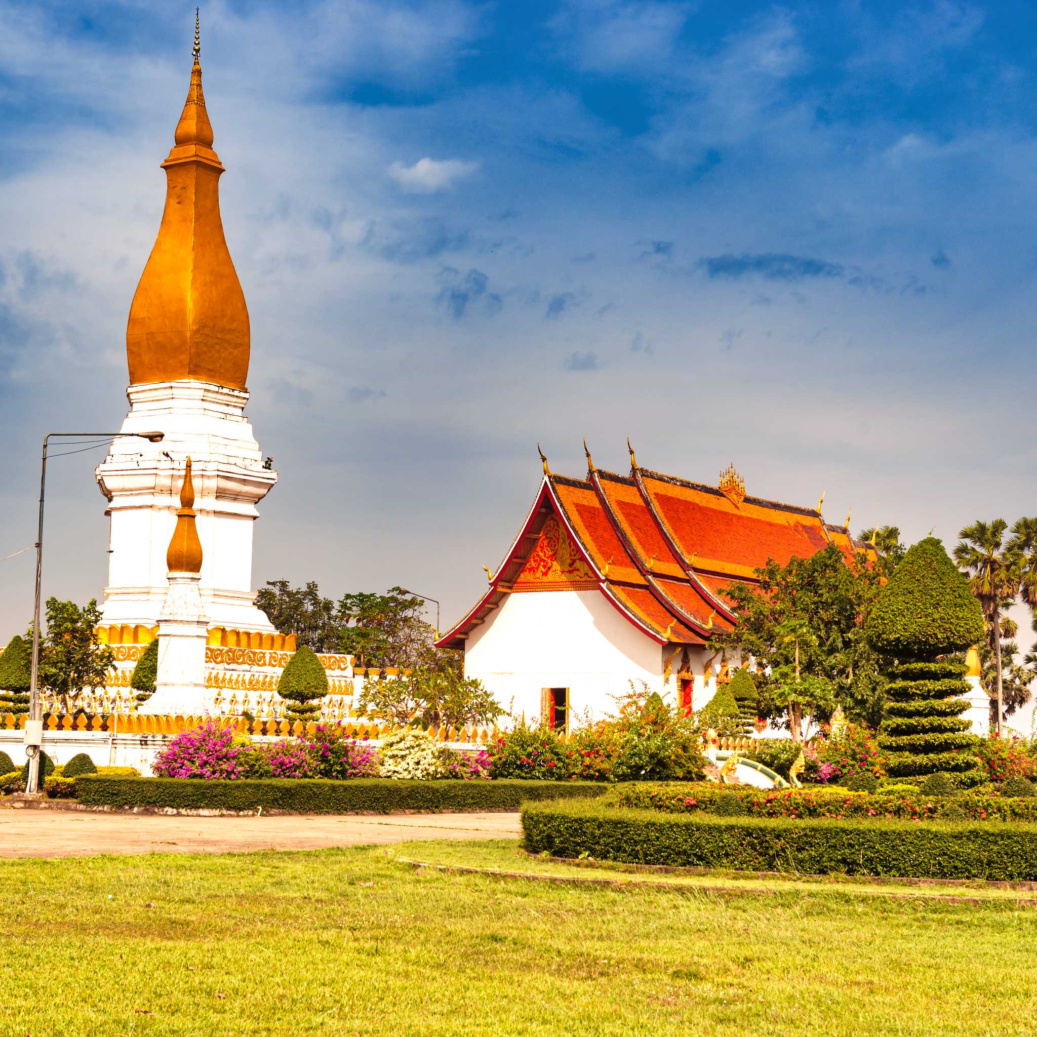 Private car transfers in Laos from Thakhek