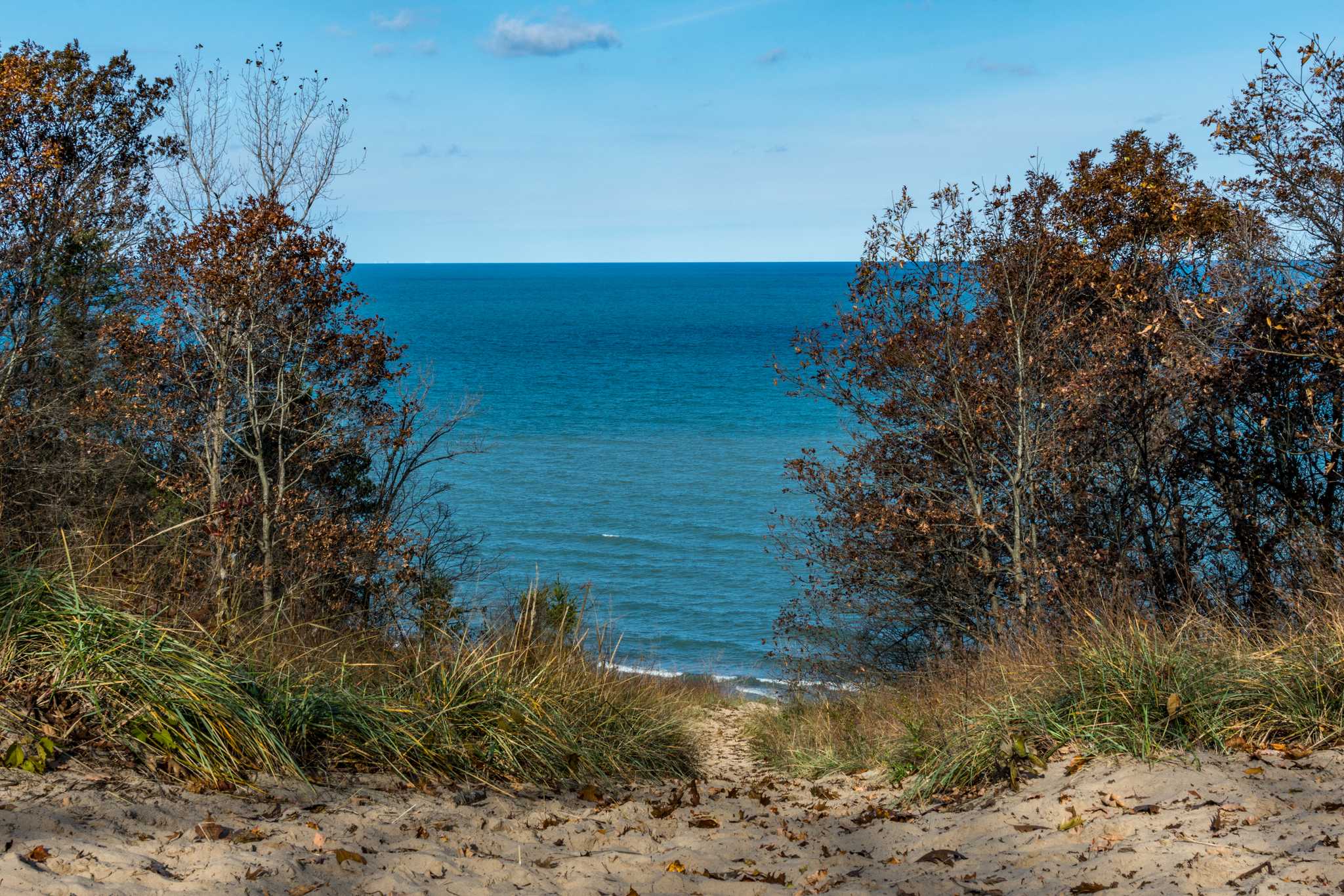 Visit The 3 Dune Challenge on the way from chicago-il-us to louisville-ky-us with Daytrip
