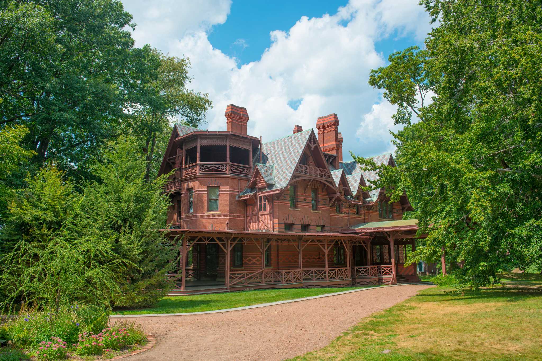 Visit The Mark Twain House & Museum on the way from new-york-city-ny-us to worcester-ma-us with Daytrip