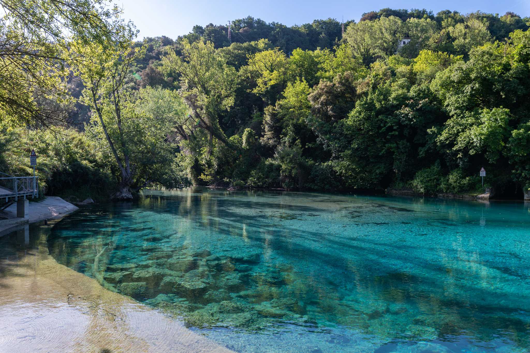 Arrêt de l'itinéraire à The Mills of Narni Lake lors d'une excursion privée d'une journée depuis Rome