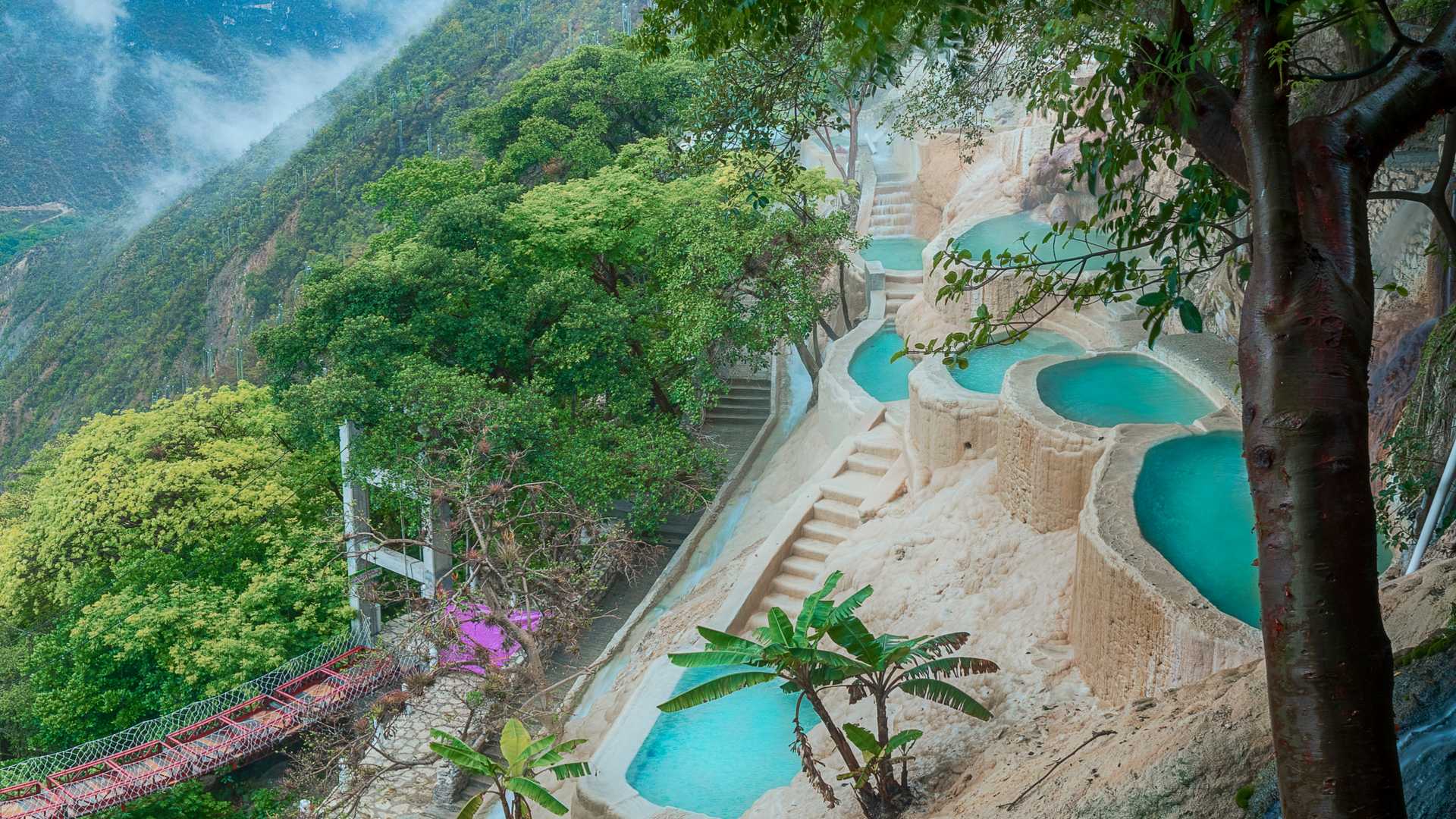 Private transfers around Tolantongo Caves: Mexico with Daytrip