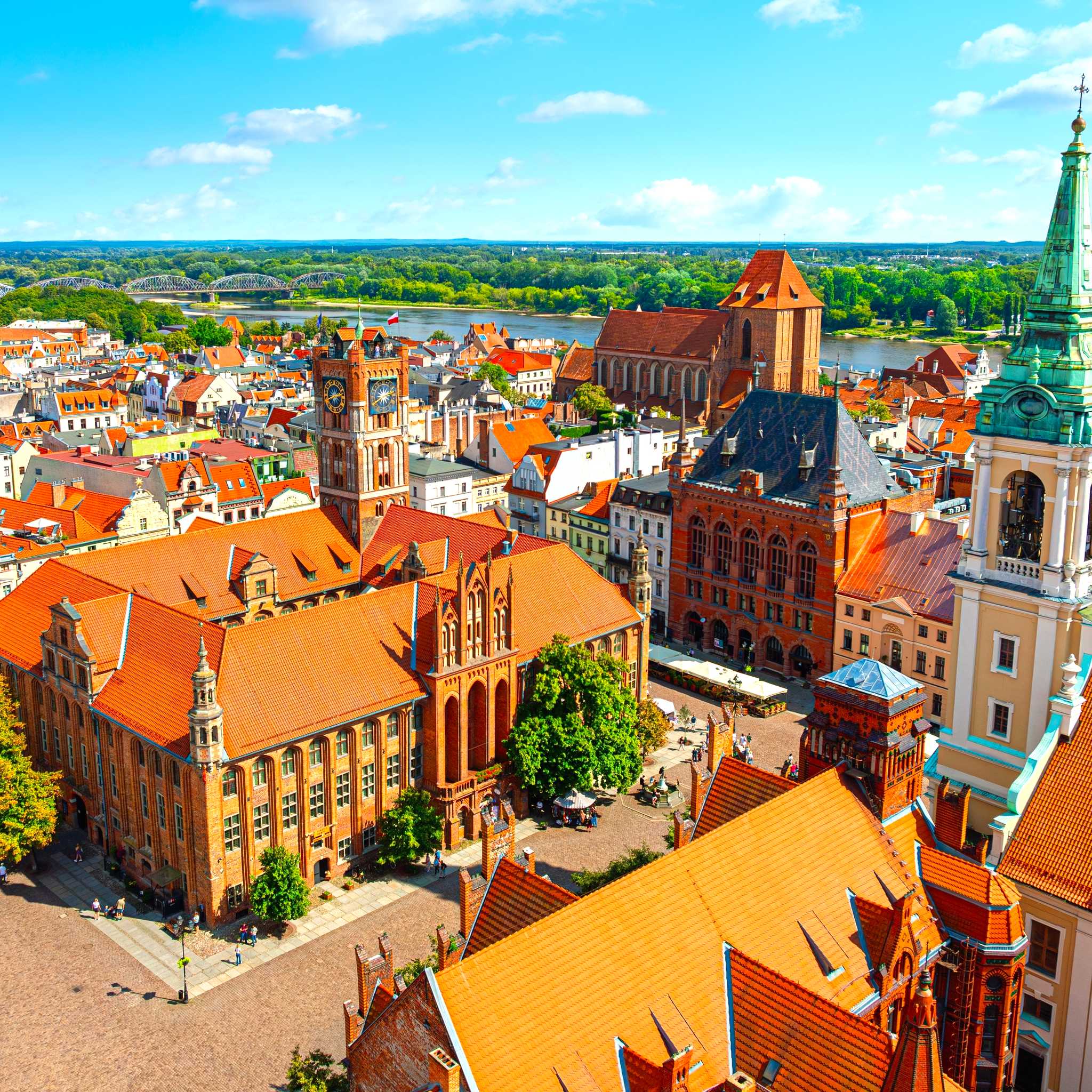 Private car transfers in Poland from Torun