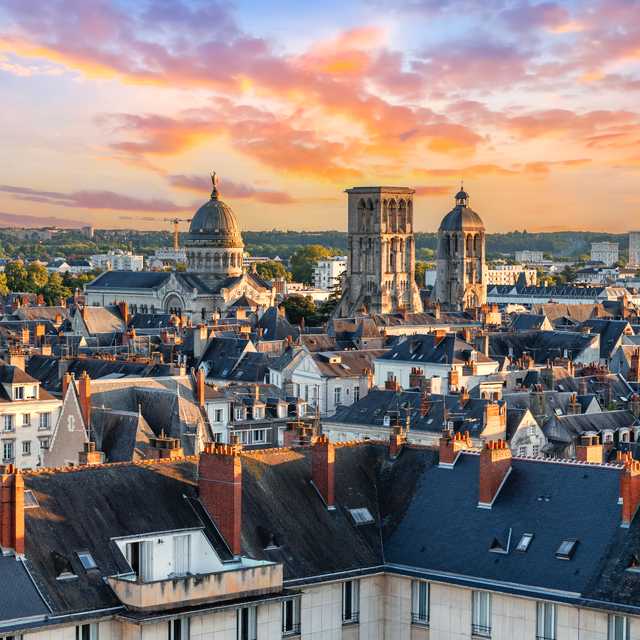 Paris day trip to Chaumont-sur-Loire, Chenonceau and Tours