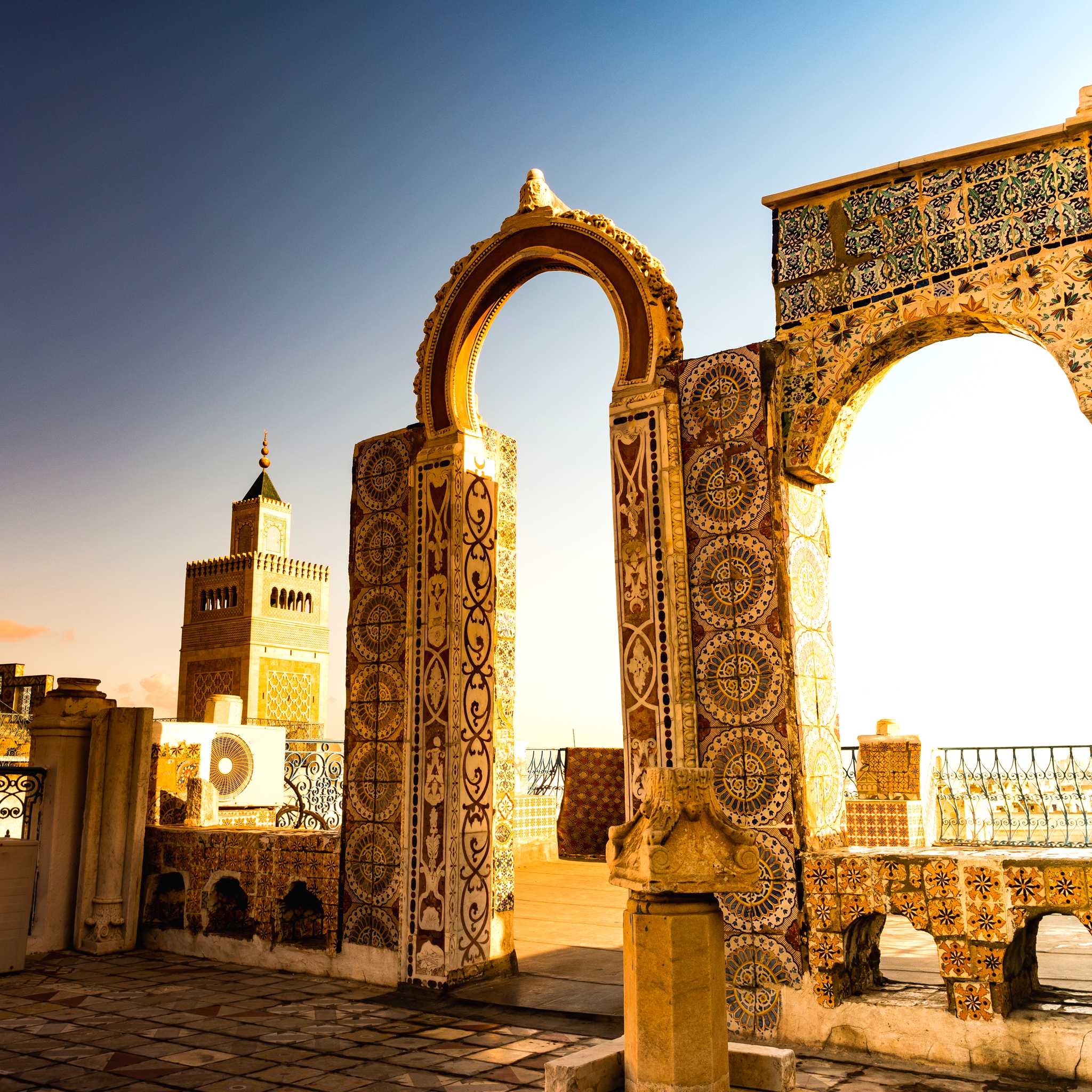 Private car transfers in Tunisia from Tunis