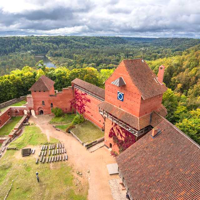 Riga to Cesis and Turaida Museum Reserve: Private day trip