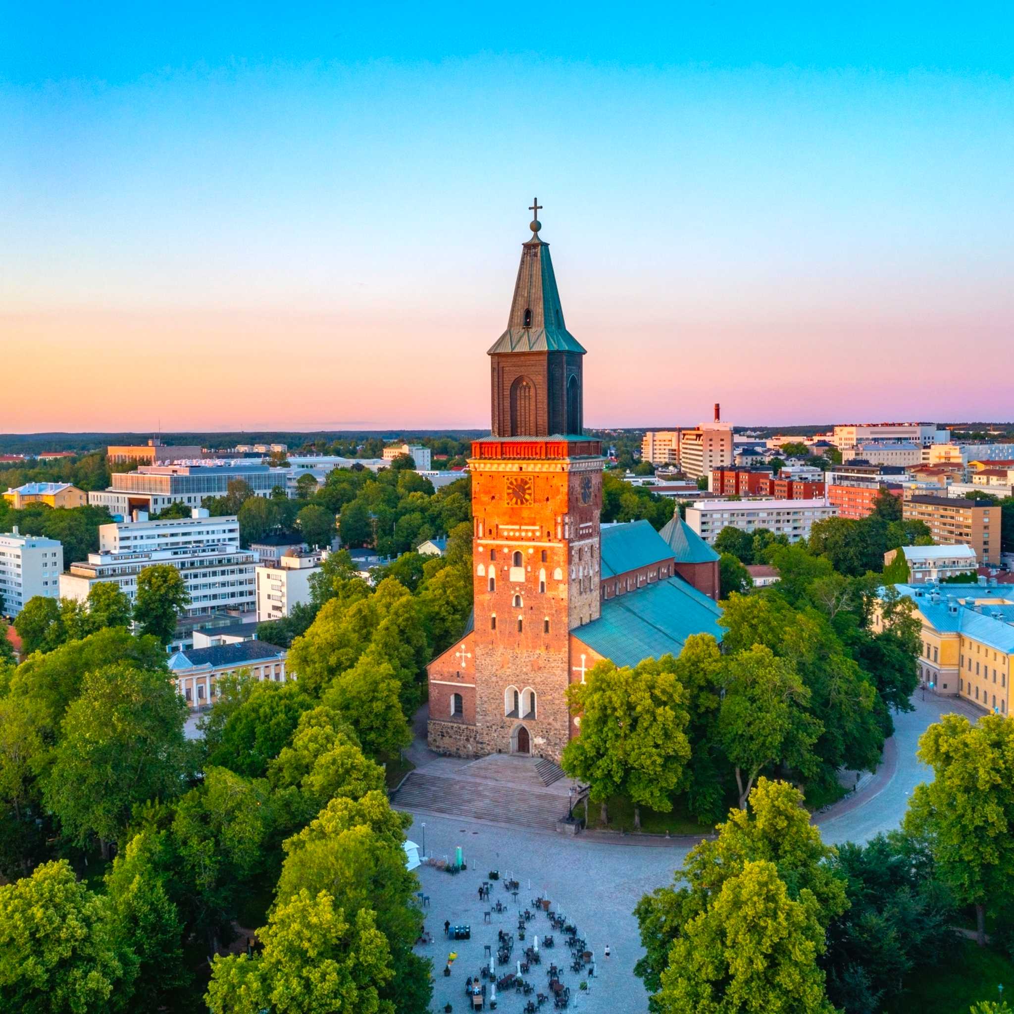 Private car transfers in Finland from Turku