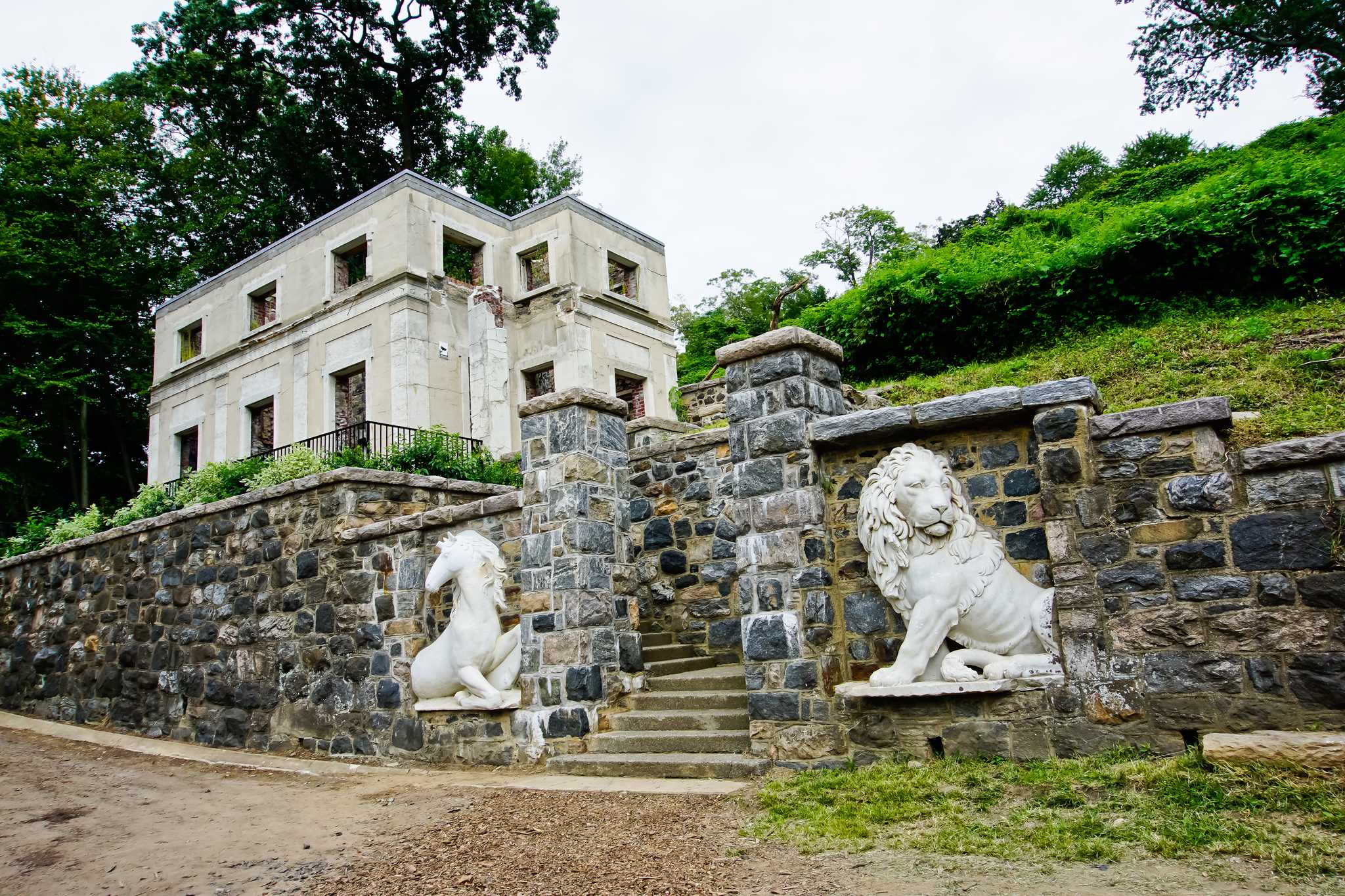 Visit Untermyer Gardens on the way from new-york-city-ny-us to monticello-ny-us with Daytrip