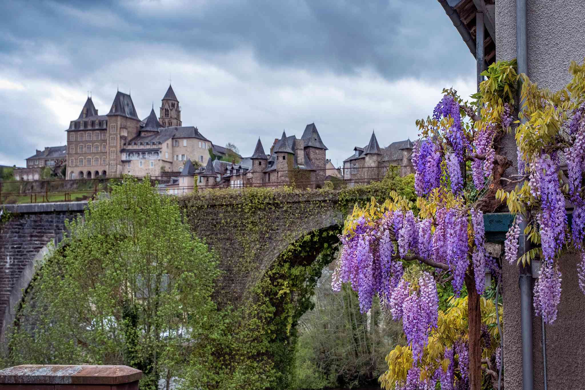 Scenic view of Uzerche - private day trip from Beaune - photo 2
