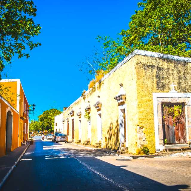 Puerto Aventuras to Coba and Valladolid: Private day trip