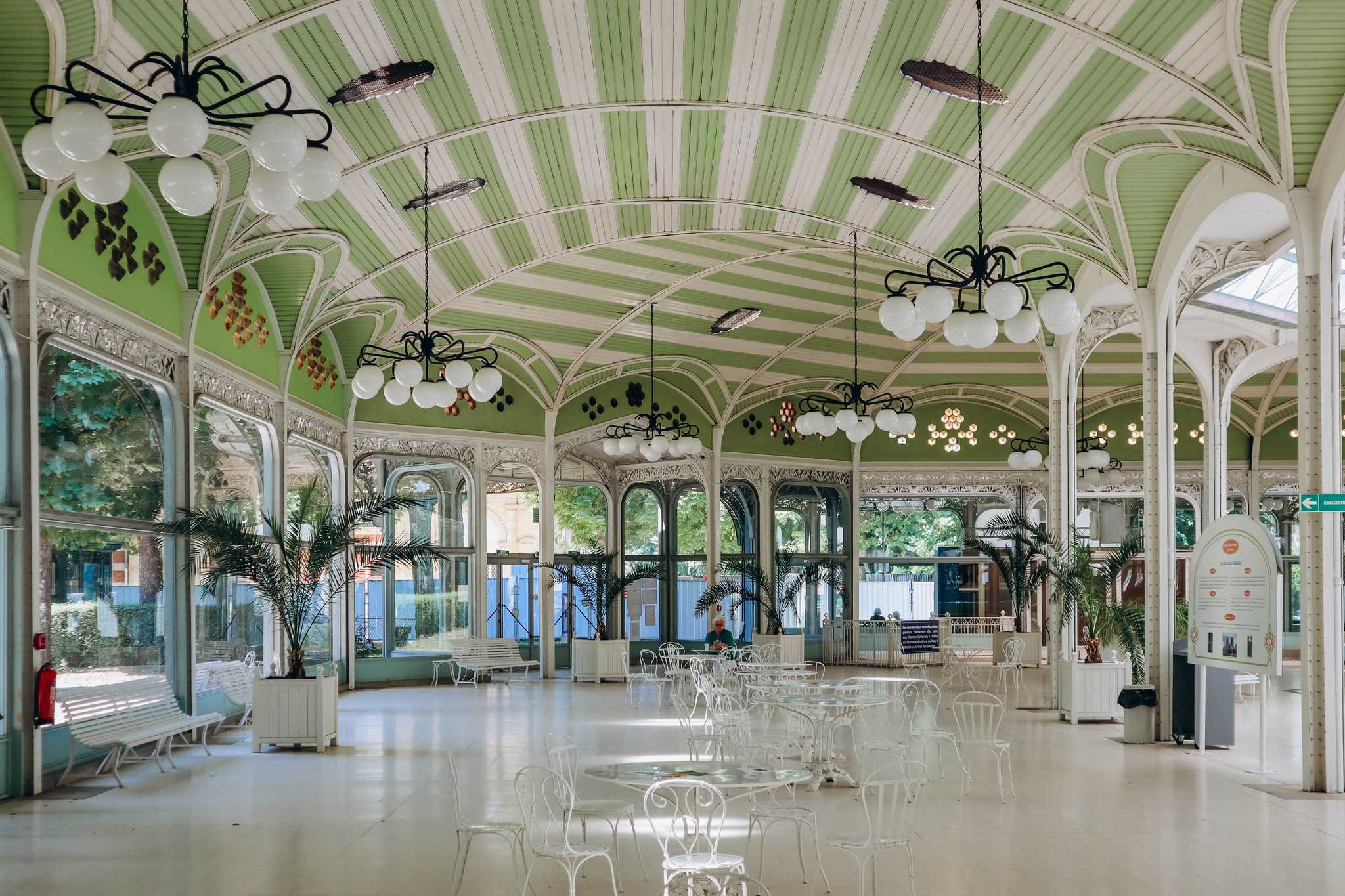 Resplan stopp vid Vichy på privat dagsutflykt från Lyon