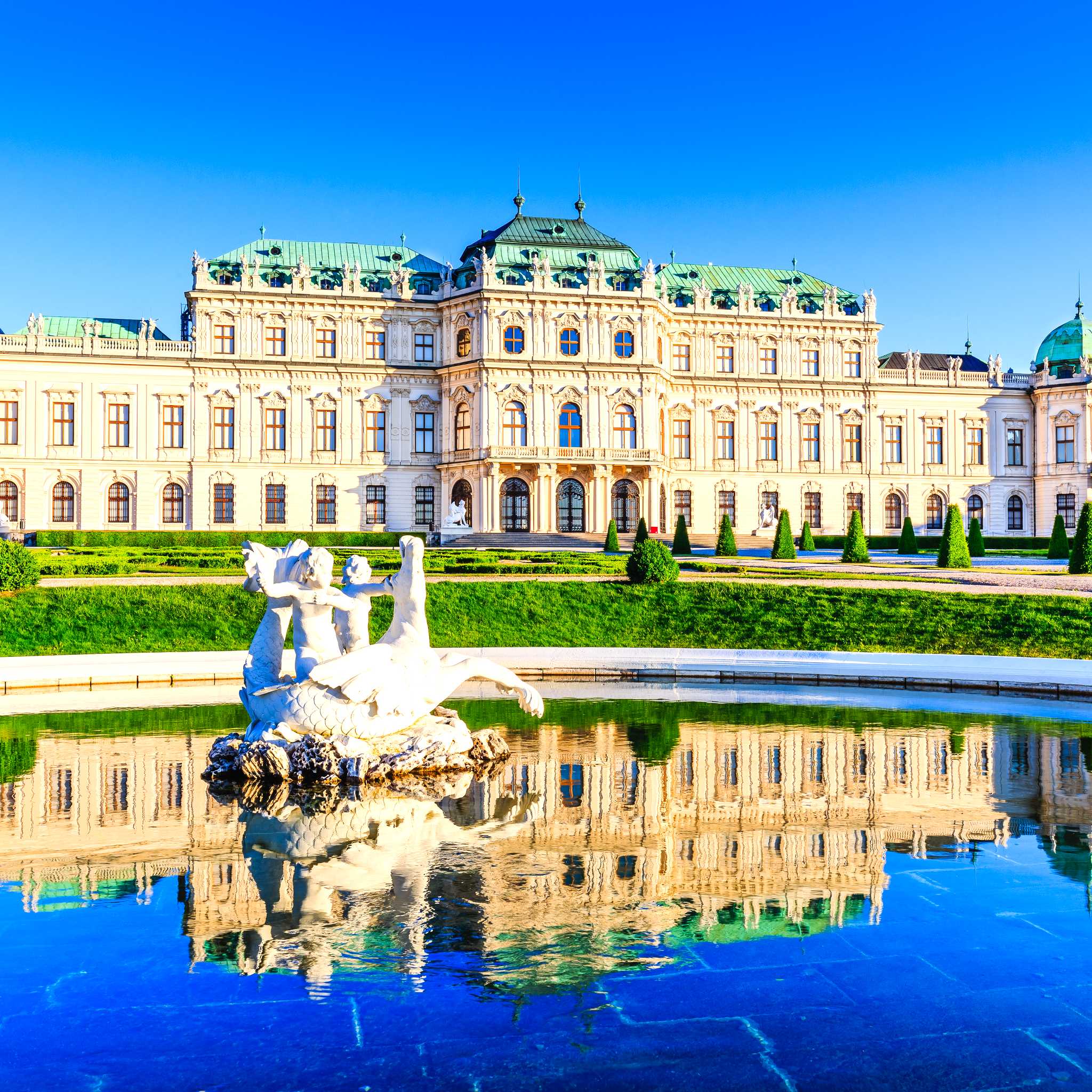 Private car transfers in Austria from Vienna Airport