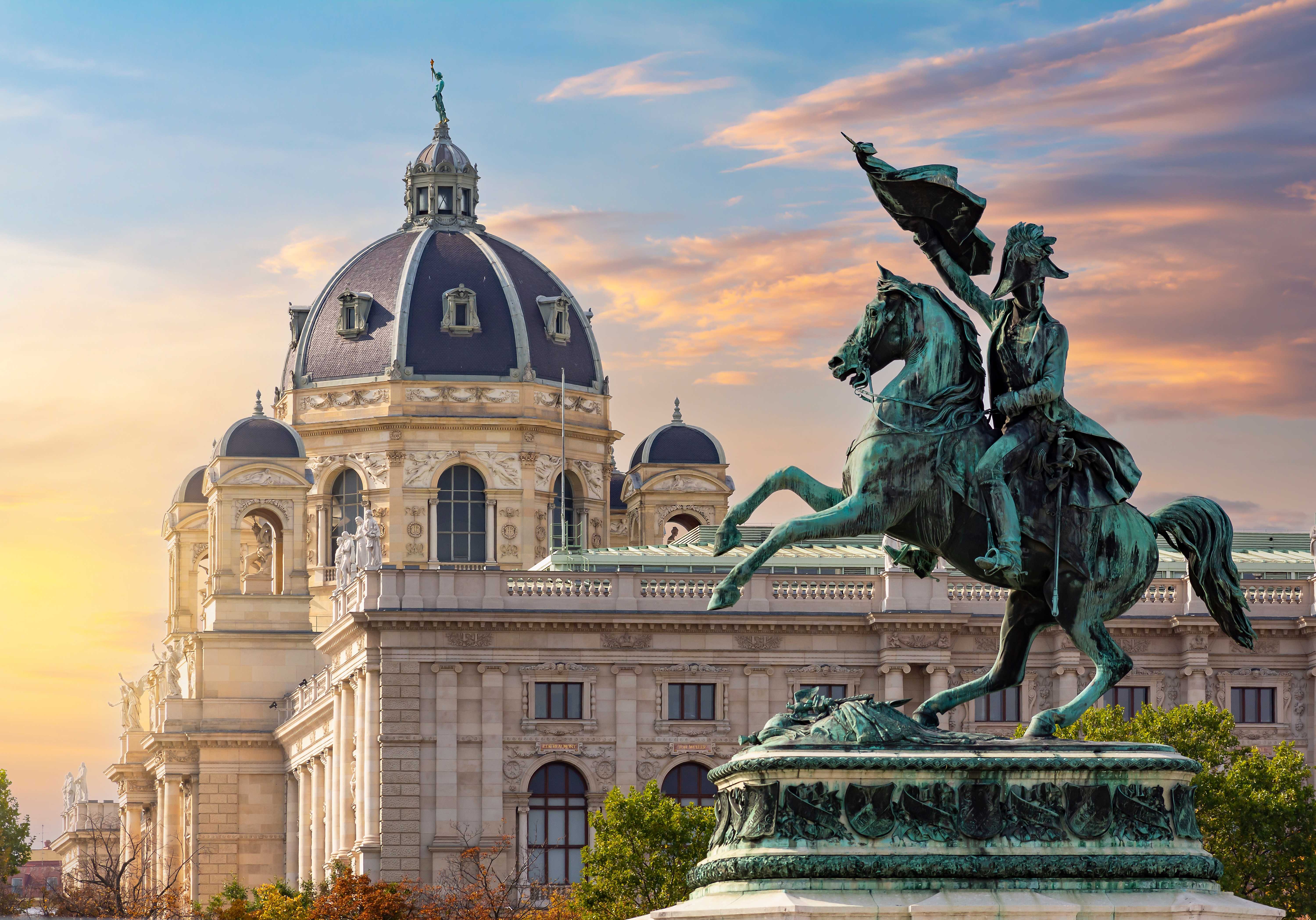 Vienna to Budapest Private Transfer | Daytrip