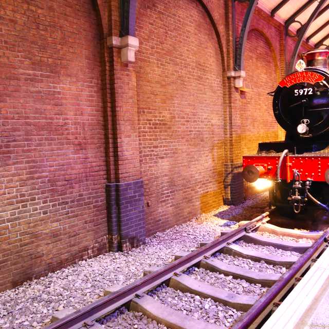 LHR Airport to Warner Bros. Studio trip: Private day trip