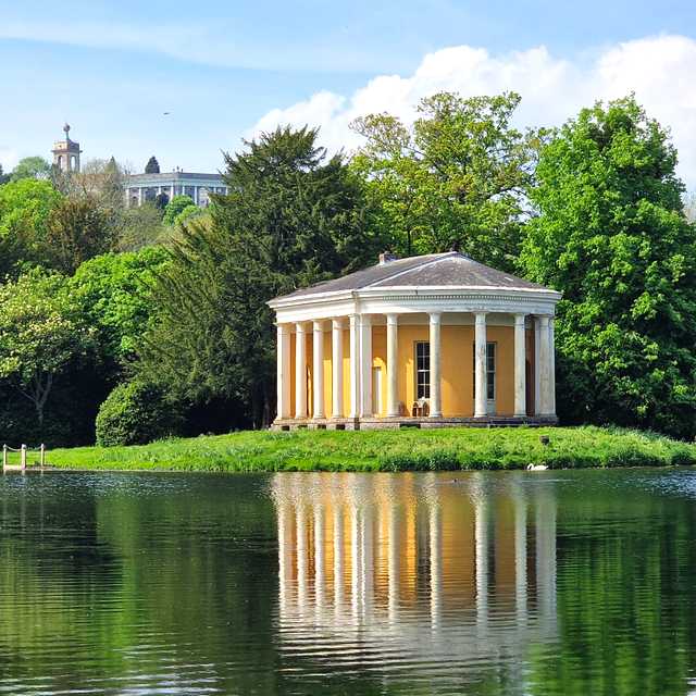 London to Downton Abbey: Private day trip