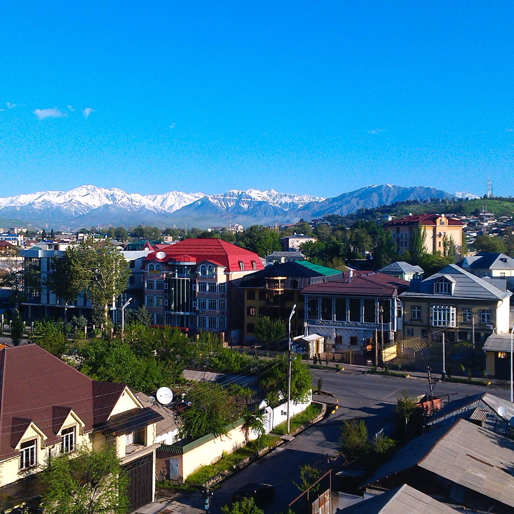 Private car transfers in Tajikistan from Yavan