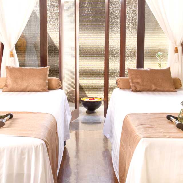 Amman to ZARA SPA: Private day trip